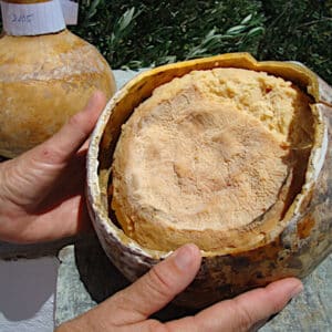 Ta turokomika proionta tis Aggelas Rouggeri stin Tino 3 1024x768 1