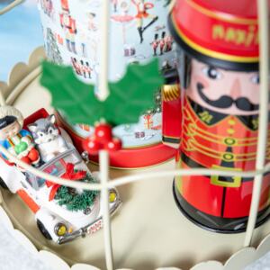 ΚΑΡΥΟΘΡΑΥΣΤΗΣ